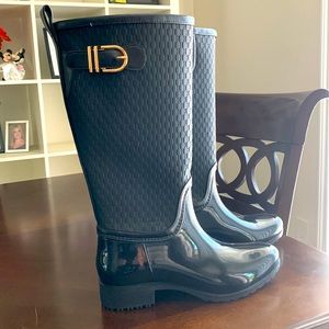 Hilfiger Rain Boots- Like new!!